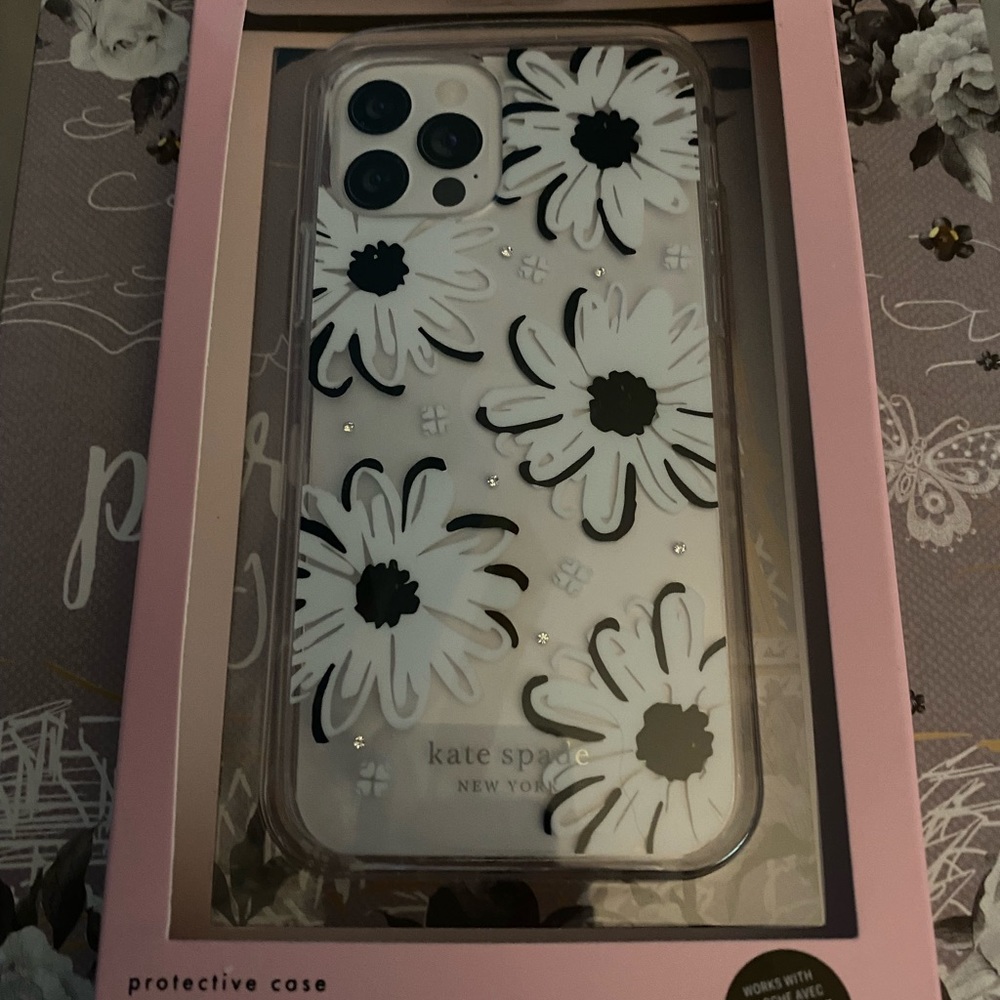 Kate spade cell phone case I Phone 12 Pro - Picture 3 of 4